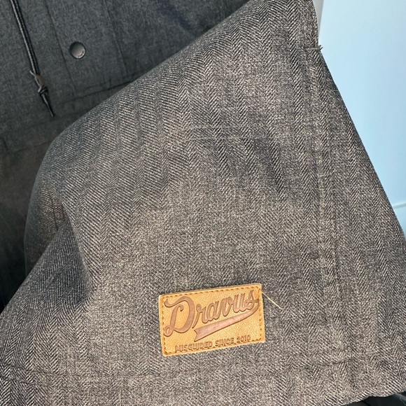 Zumiez - dravus windbreaker with front pouch and pockets. Button up quarter zip - Picture 4 of 7